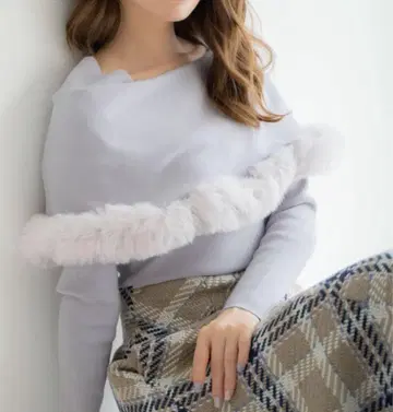 [Noela] 퍼 트리밍 컬러 니트