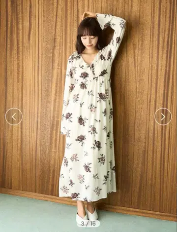 이번 시즌 신상 Gelato pique 빈티지 로즈 패턴 원피스 BRW