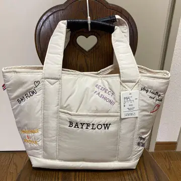 BAYFLOW 자수 토트백 화이트