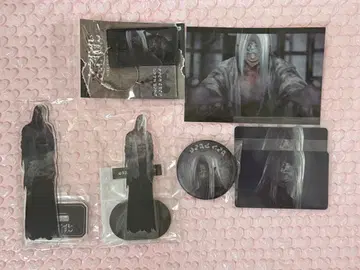 문자화 은발의 남자 아크릴 스탠드 아크릴 스탠드 캔뱃지 브로마이드