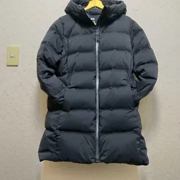 새상품급 UNIQLO 심리스 다운 코트 블랙 XL