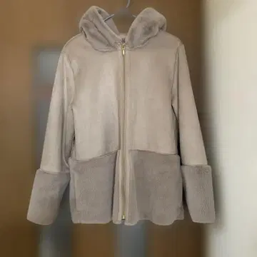 Ketty 후드 부착 숏 기장 무스탕 코트