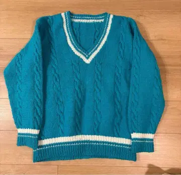 터콰이즈 V넥 니트 스웨터
