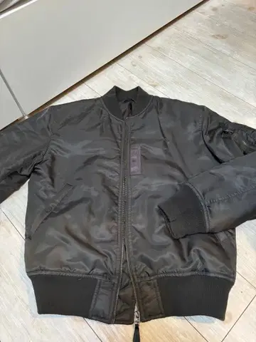 GU MA-1 자켓 그린