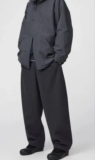 유니클로 U 브러쉬드 맨투맨 와이드 팬츠 M 다크 그레이