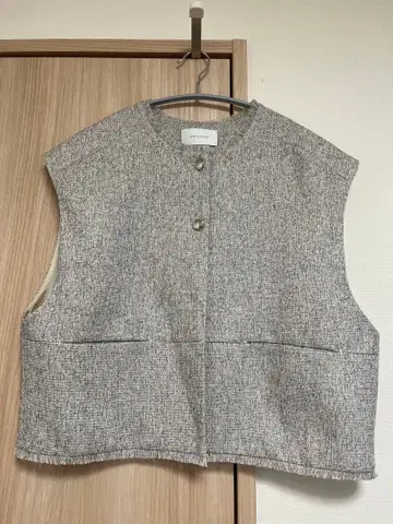 CHIGNON 트위드 숏 베스트