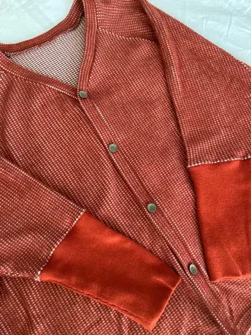 세련된 리브 소매 버튼 와플 가디건