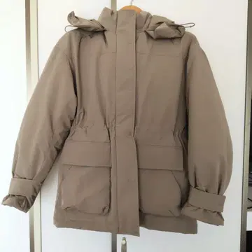 [미사용 새상품] 유니클로 하이브리드 다운 코트 베이지 L
