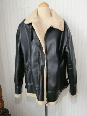 보아 안감 블랙 가죽 자켓