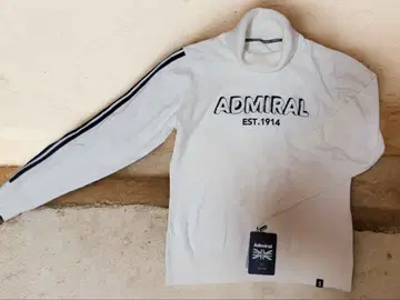 택 포함 미사용 새상품 L 사이즈 Admiral 로고 하이넥 니트