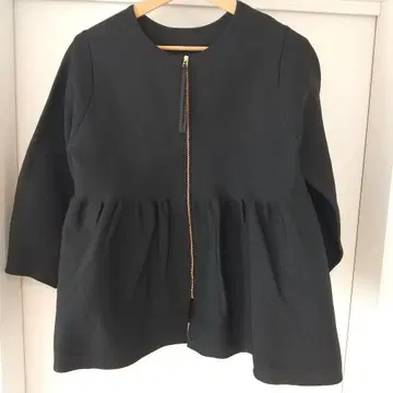 블랙 페플럼 상의 긴팔 가디건