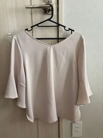 저스길리티 플레어 슬리브 셔츠와 팬츠 세트