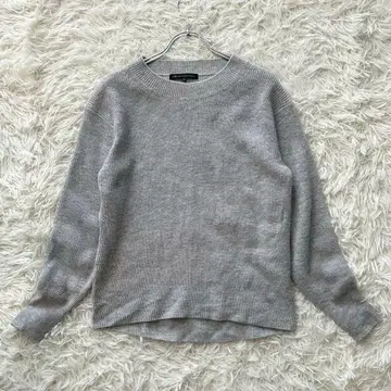 새상품급 23구 2025년 울 캐시미어 크루넥 니트 세탁 가능