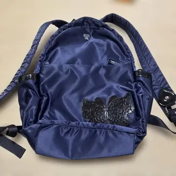 안나수이 네이비 백팩