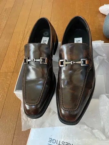 U.프레노마 브라운 로퍼