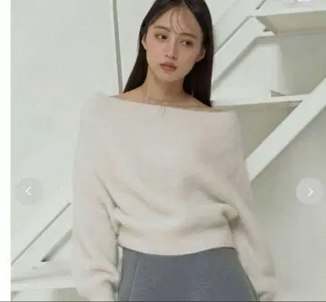 SNIDEL 아이보리 폭스 알파카 오프숄더 풀오버