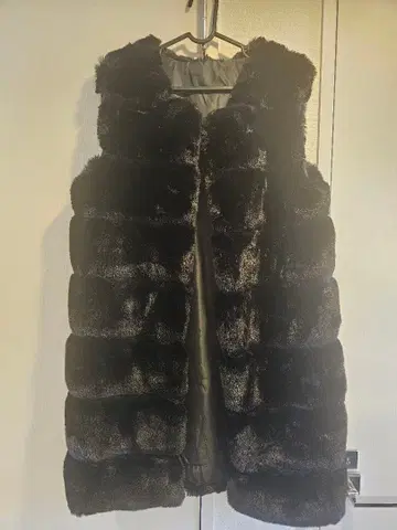 블랙 퍼 베스트