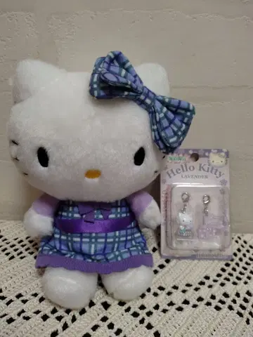 헬로키티 홋카이도 지역 한정 라벤더 드레스 봉제 인형 참 세트