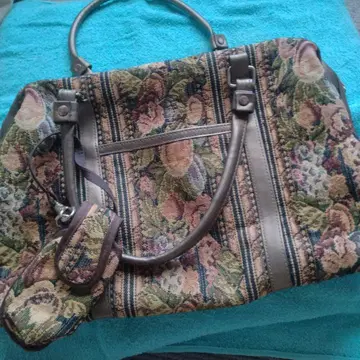 꽃무늬 스트라이프 디자인 핸드백