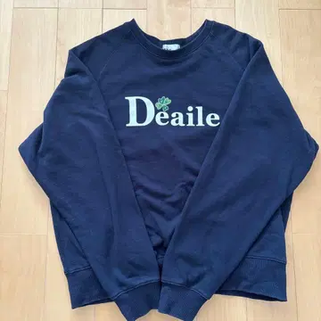 Deaile 네이비 맨투맨