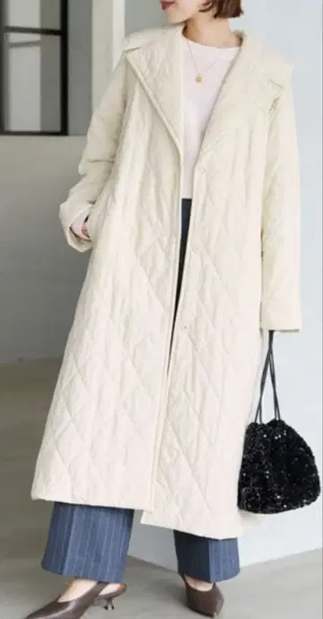 [새상품급] 슬로비에 나일론 타스란 퀼팅 코트 아이보리