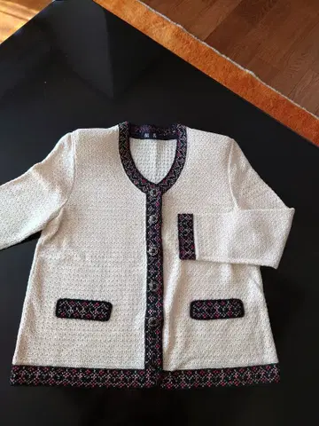 여성용 크림색 니트 가디건 버튼 포함