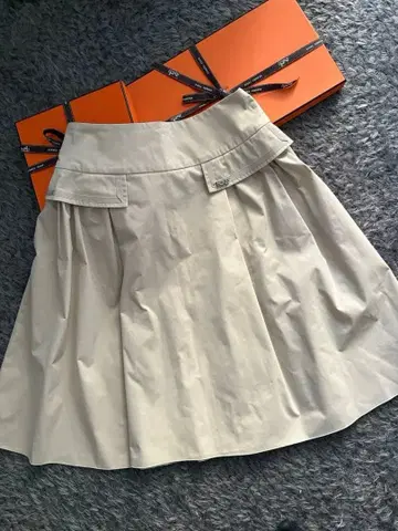 이번 달까지 폭시 뉴욕 FOXEY NEW YORK 로고 스커트