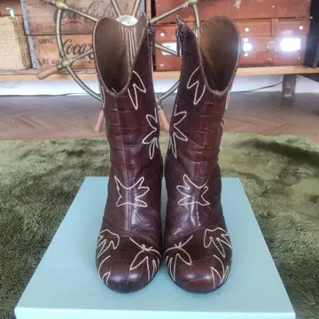 부츠 다크 브라운 크로커다일풍