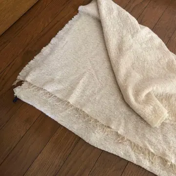 울 혼방 크림색 대형 스톨 크리스찬 오자르