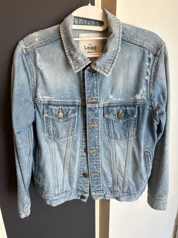 FRAY.ID 데미지 가공 라이트 블루 데님 자켓