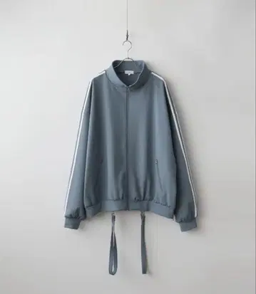 [ LILL ] 루즈 실루엣 벌룬 슬리브 서스펜더 트랙 자켓