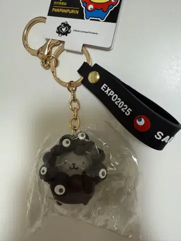 [ 폼폼푸딩 ] 미야쿠미야쿠 x 산리오  입체 마스코트 키링 블랙