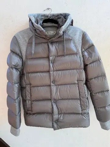 HERNO 후드 부착 그레이 다운 자켓