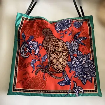 꽃무늬 레오파드 프린트 토트백