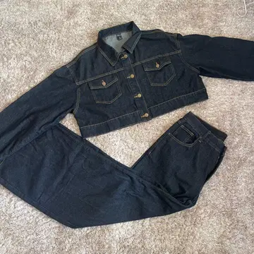 다크 데님 크롭 자켓과 와이드 팬츠 셋업