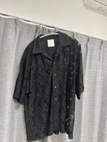 Lui's 블랙 레이스 반팔 셔츠 M 사이즈