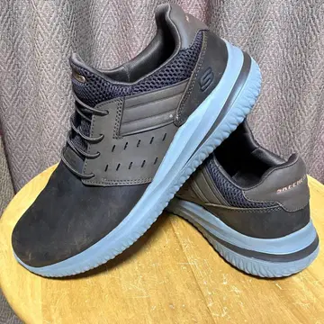 스케쳐스 Delson 3.0 와이드 남성용 슬립온 25.0cm 브라운