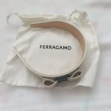 FERRAGAMO 베이지 리본 헤어밴드