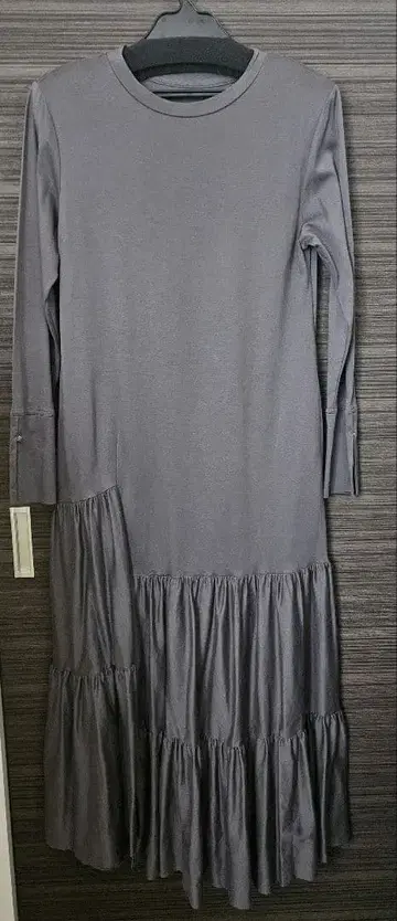 빌메이유 파 이에나 모카 그레이 프릴 롱 원피스