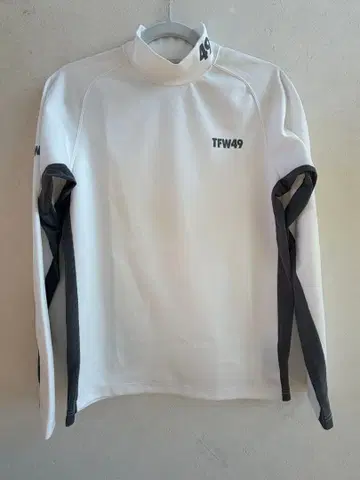 TFW49 화이트 긴팔 셔츠