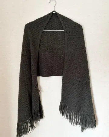 다크 그린 프린지 달린 숄