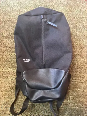 BEAMS HEART 블랙 백팩