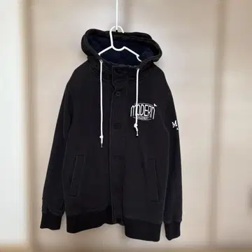 MODERN AMUSEMENT 블랙 후드티