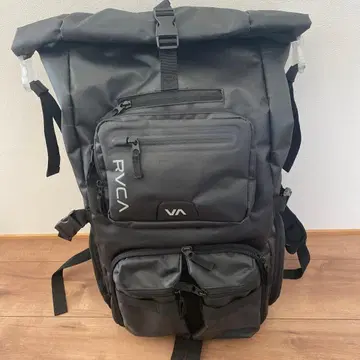 RVCA 블랙 백팩 (루카 카메라백)