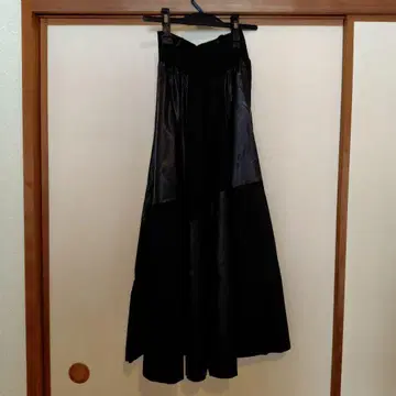 플레어 스커트 블랙 합성 피혁과 천의 콤비네이션