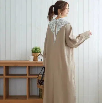 [ 새상품 ] 레이스 카라 부착 볼륨 소매 원피스 L