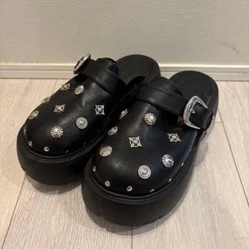 RODEO CROWNS WIDE BOWL 스터드 사보