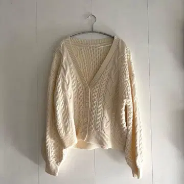 아이보리 케이블 니트 V넥 가디건