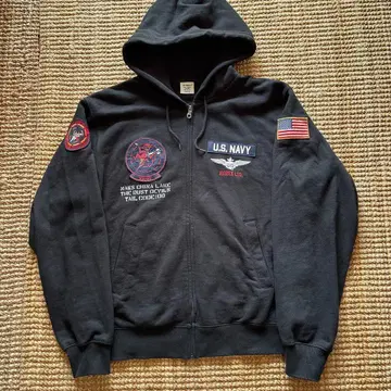 AVIREX U.S. NAVY TOP GUN 후드 부착 맨투맨 XL