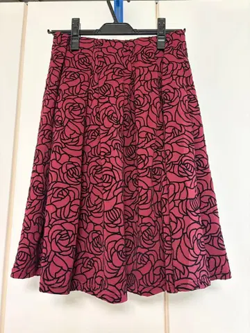 mimigrant 장미 무늬 플레어 스커트 적자색